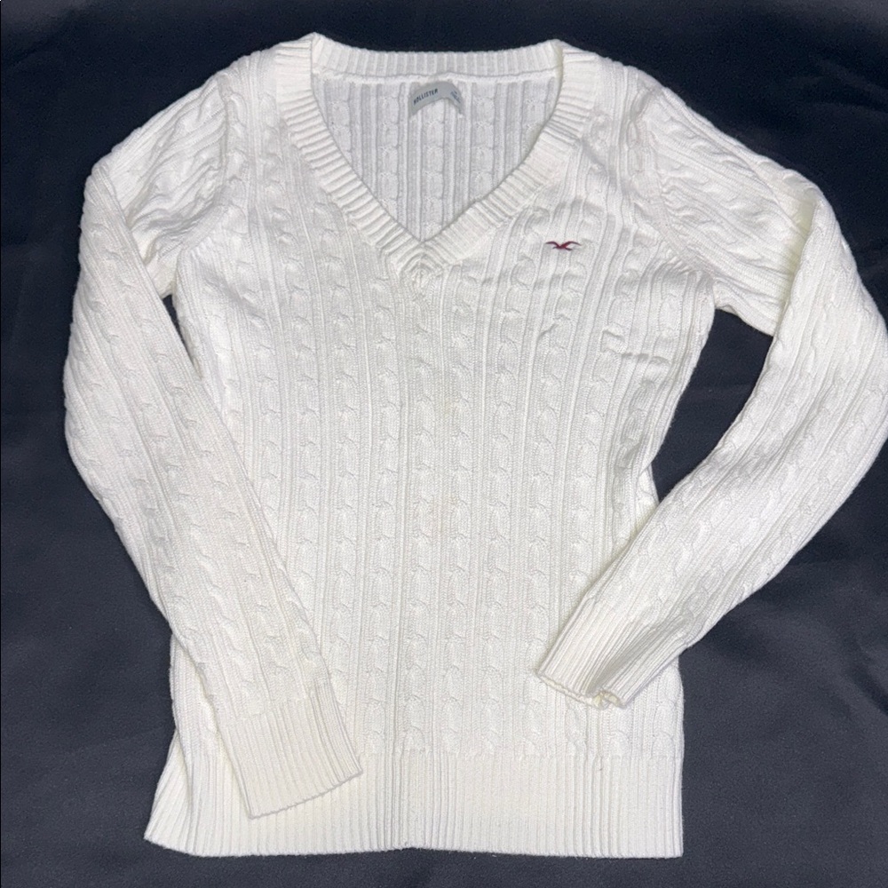 Hollister Cream Cable Knit V-Neck Sweater